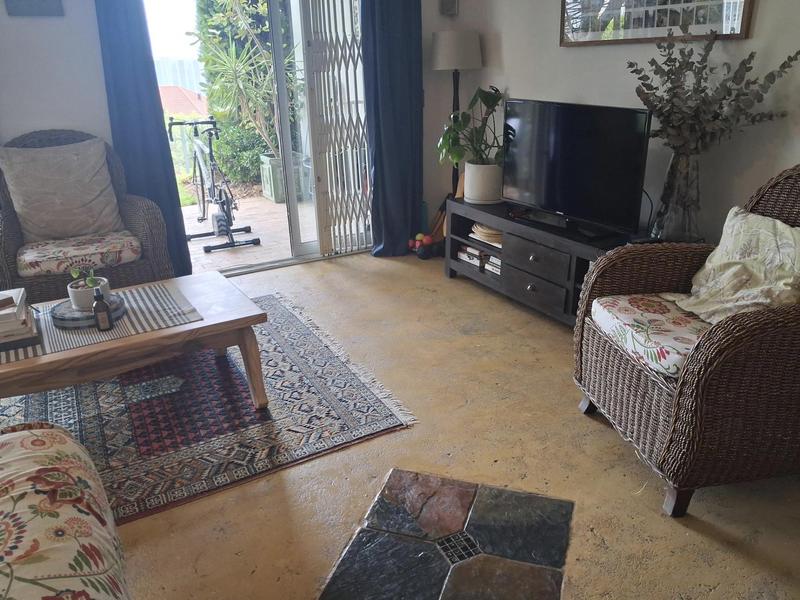 1 Bedroom Property for Sale in Vredehoek Western Cape